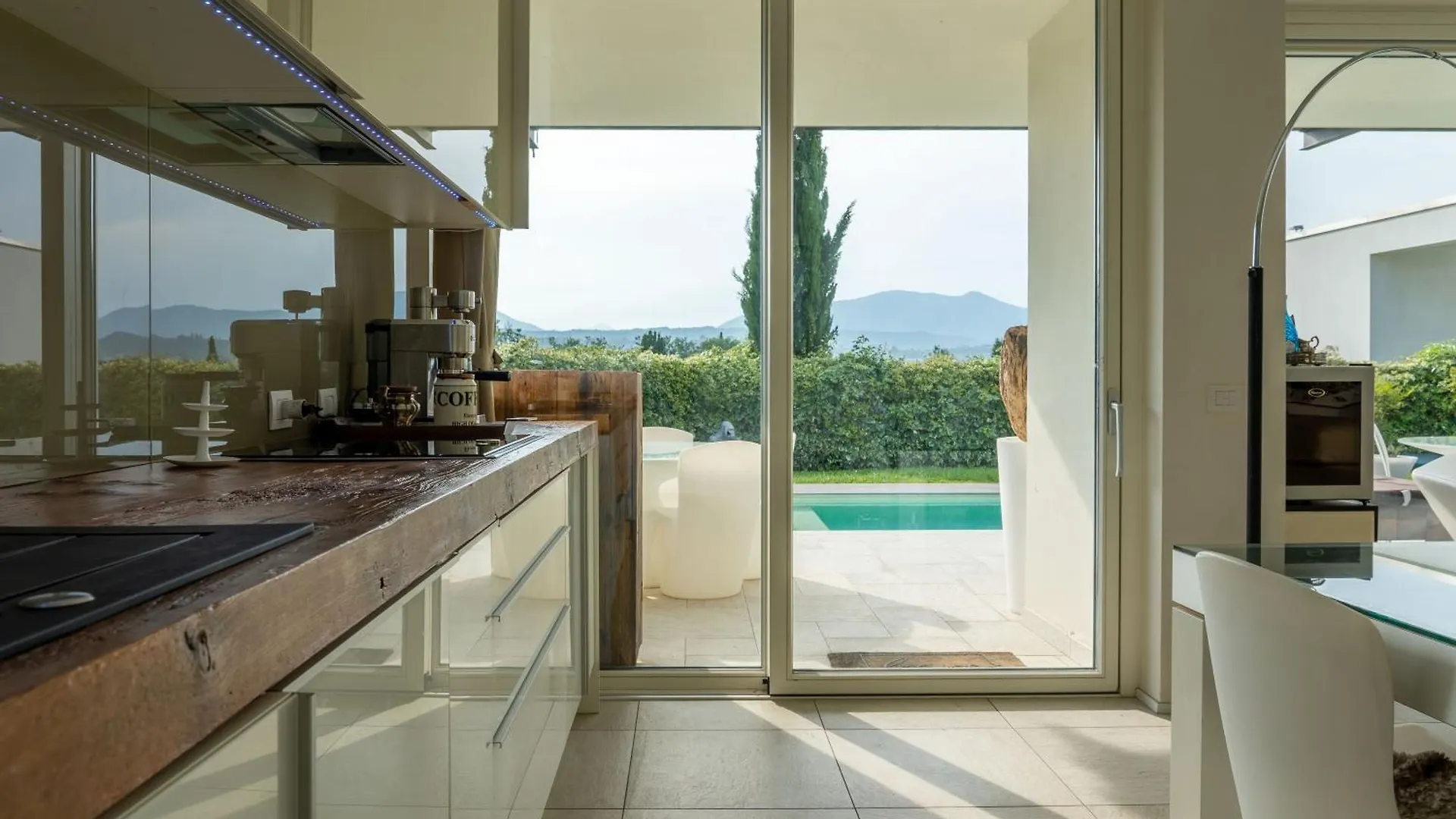 Villa Christine With A Pool Manerba del Garda