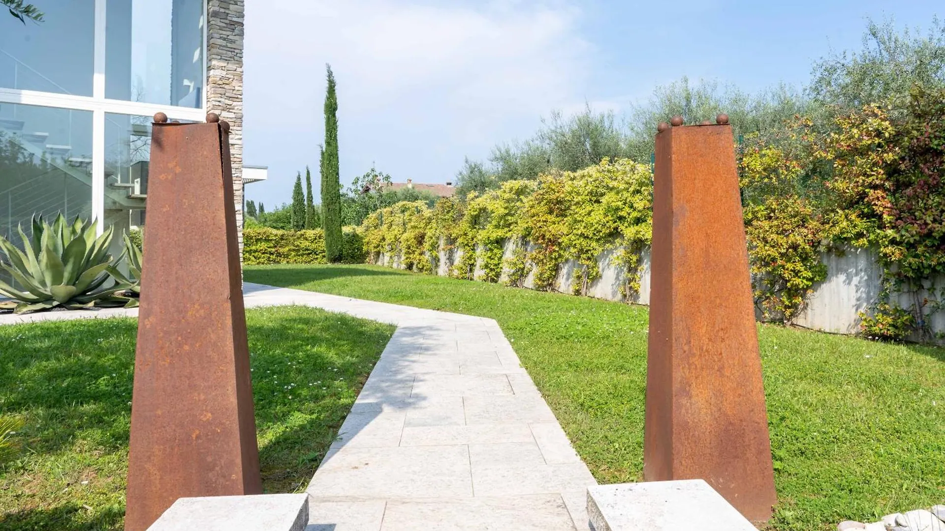 Villa Christine With A Pool Manerba del Garda