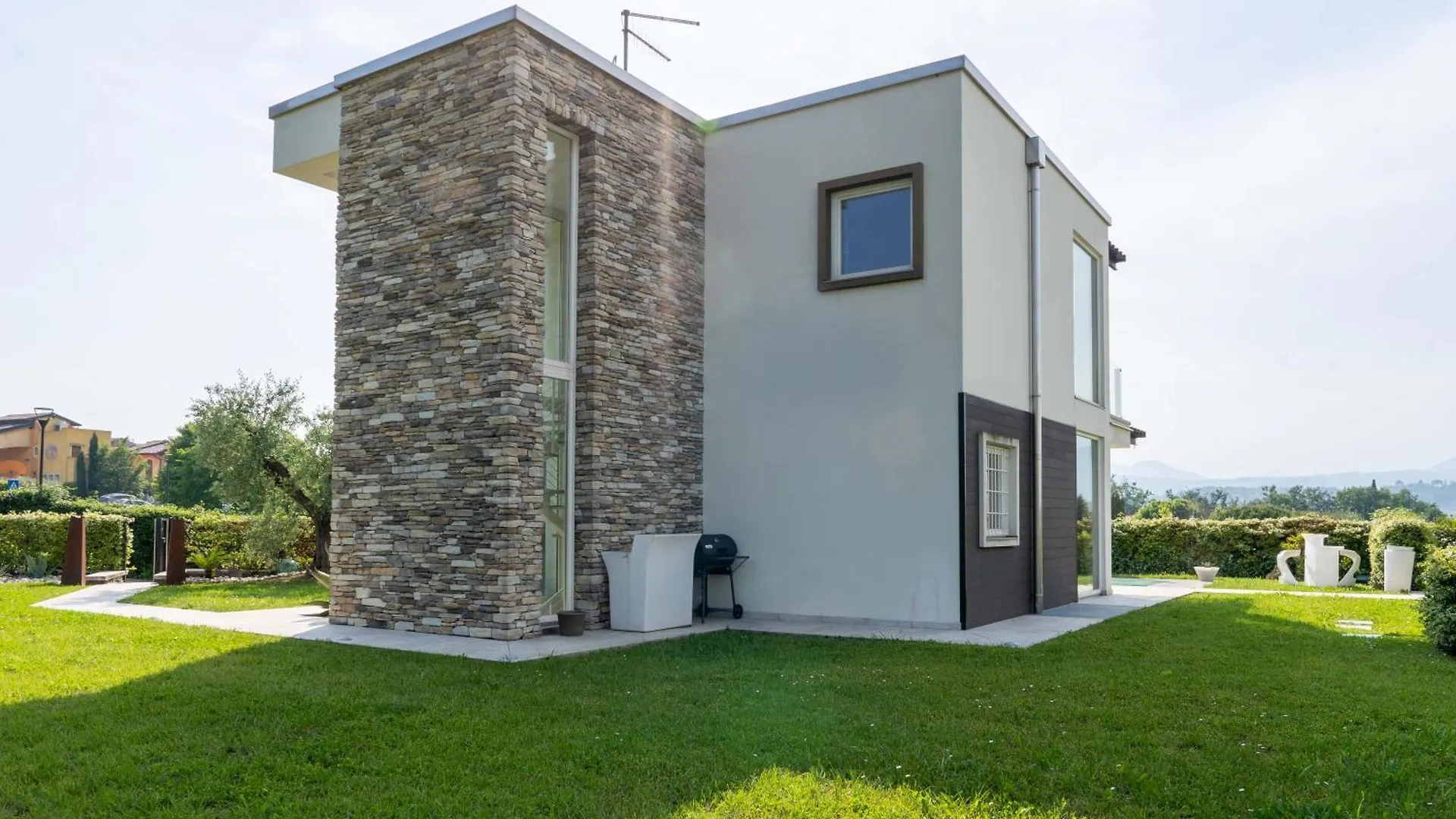Villa Christine With A Pool Manerba del Garda