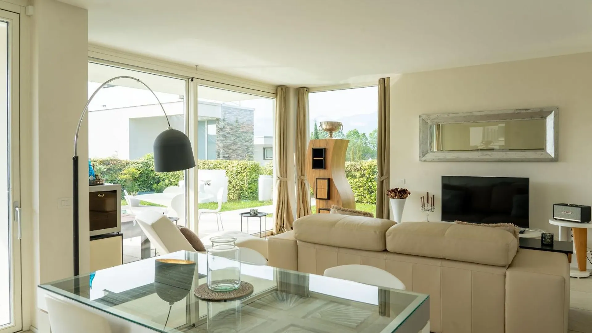 Villa Christine With A Pool Manerba del Garda